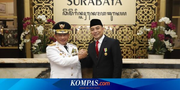 Ukir Sejarah, Walkot Surabaya Terima Penghargaan Satyalancana Karya Bhakti Praja Nugraha