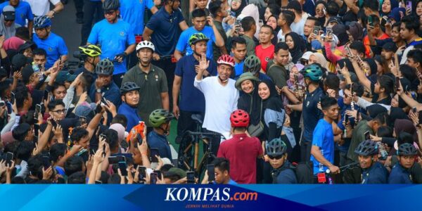 Jokowi Bersepeda di CFD Sudirman-Thamrin sambil Menyapa Warga Jakarta