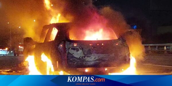 [POPULER OTOMOTIF] Kecelakaan Mobil Terbakar di Tol Jakarta-Cikampek | Alasan Oli Mesin Berlumpur Jangan Lakukan Flushing | Kloningan Vespa 946 Christian Dior
