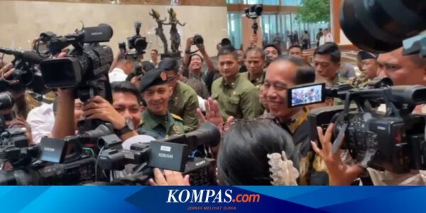 Saat Jokowi Pura-pura Jadi Wartawan lalu Hindari Sesi “Doorstop” Media…