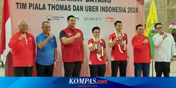 Tim Thomas dan Uber Cup Indonesia Tiba di Tanah Air, Disambut Kalungan Bunga