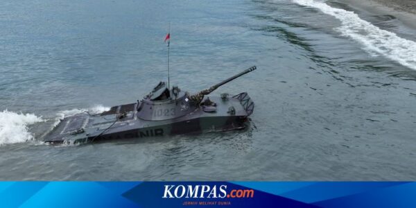 TNI AL Latihan Pendaratan Amfibi di Papua Barat, Libatkan 4 Kapal Perang