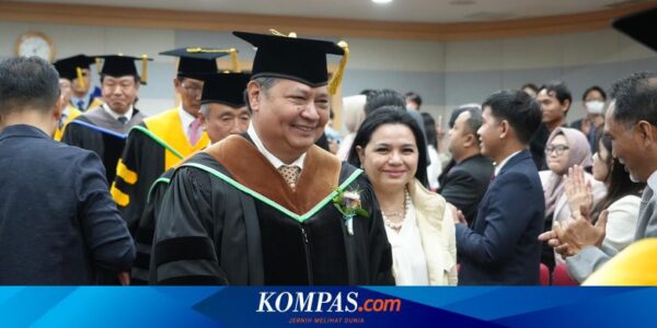 Berjasa dalam Kemitraan Indonesia-Korsel, Menko Airlangga Raih Gelar Doktor Honoris Causa dari GNU