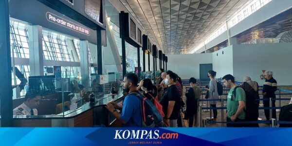 Calon Penumpang Pesawat Diminta Datang 3 Jam Lebih Awal ke Bandara Imbas Sistem Imigrasi Alami Gangguan