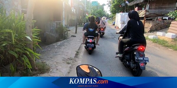Kebiasaan Buruk Pengendara Motor di Indonesia, Ngobrol Sambil Jalan