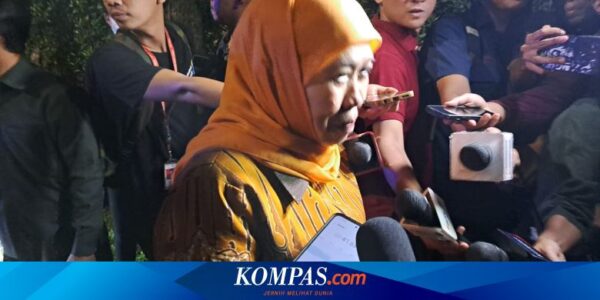 Khofifah-Emil Dardak Datangi Rumah Airlangga, Klaim Sudah Didukung Golkar Maju Pilkada Jatim
