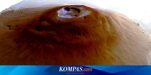 Peneliti: Air Beku Terdeteksi di Gunung Tertinggi Planet Mars