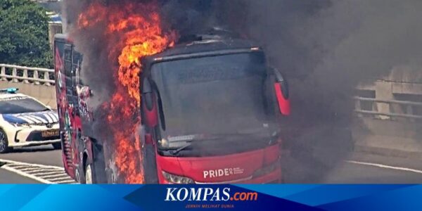 Bus Terbakar karena Pecah Ban, Begini Logikanya