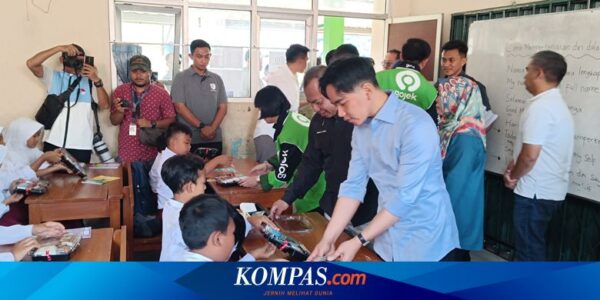 Gibran Pantau Uji Coba Makan Gratis di Sentul, Kepala Sekolah: Anak-anak Antusias
