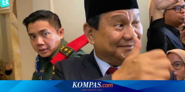 Prabowo Acungkan Jempol Tanggapi Keponakan hingga Kadernya Jadi Wamen