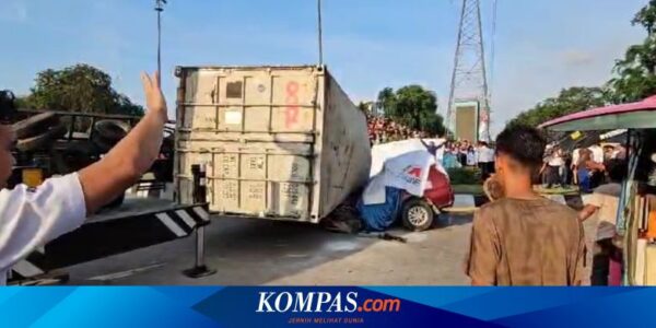 Belajar dari Kecelakaan Mobil Tertimpa Kontainer, Ingat Jaga Jarak