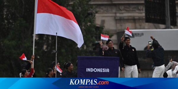 BERITA FOTO: Tim Indonesia di Opening Ceremony Olimpiade Paris