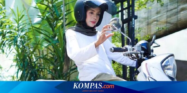 Cara Nyaman Pakai Hijab dan Helm Saat Berkendara Motor