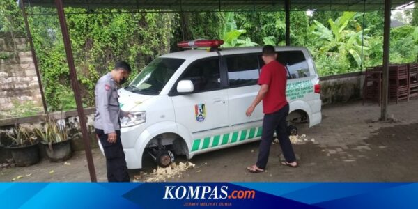 Cara Parkir Mobil buat Cegah Maling Roda