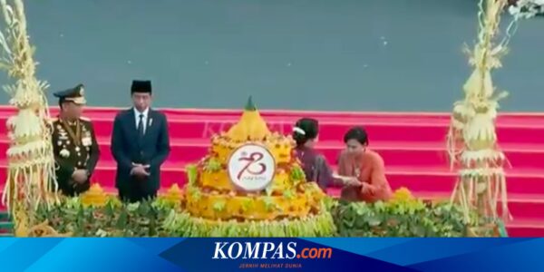 Hari Bhayangkara Ke-78, Iriana Jokowi Berikan Potongan Tumpeng ke Peraih Hoegeng Awards 2023