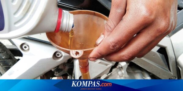 Menunda Penggantian Oli Mesin Motor Matik, Picu Berbagai Masalah