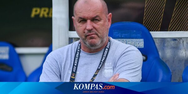 Pelatih Persib Tak Khawatir Strategi Transisi Terbaca Lawan di Liga 1 2024-2025