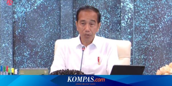 PMI Manufaktur Anjlok, Jokowi Ajak Jajarannya Berbelanja Produk Lokal