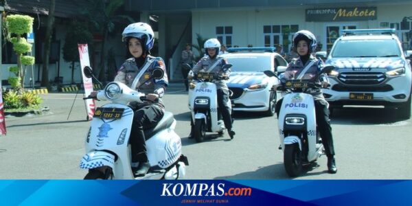 Polwan di Kota Malang Pakai Motor Listrik buat Patroli