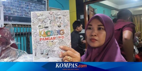 PSI Bagi-bagi Buku di Tanjung Priok Bertuliskan “Kaesang Pangarep”