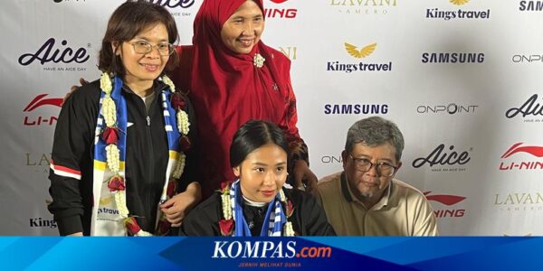 Sang Pejuang Rifda Tiba di Indonesia dari Olimpiade: Pakai Kursi Roda, Pelukan Orangtua