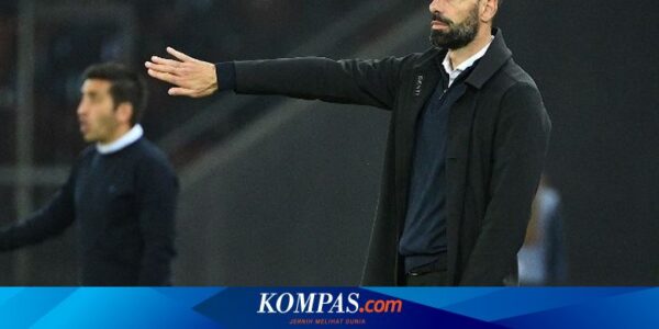 Van Nistelrooy Kembali ke Man United