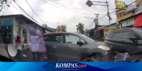 Video Mobil Senggolan di Persimpangan, Ingat Lagi Aturannya