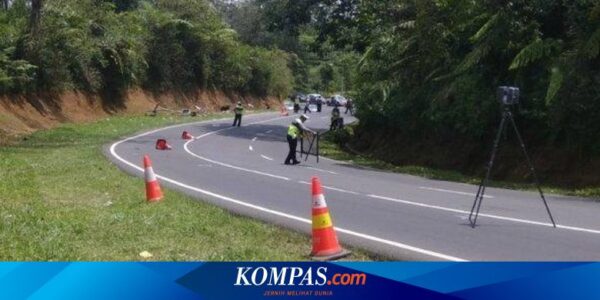 4 Cara Aman Berkendara Melewati Jalan Berkelok