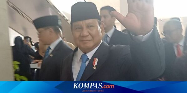 Datang ke DPR, Prabowo Subianto Lambaikan Tangan Saat Dipanggil “Pak Presiden”