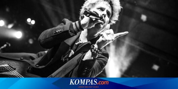 Drone Tak Dikenal Ganggu Konser Green Day di Detroit, Personel Berlarian Tinggalkan Panggung