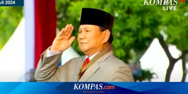 Hadiri HUT Bhayangkara Ke-78, Prabowo Berjalan Berdampingan dengan Puan Maharani