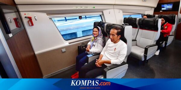 Jokowi Evaluasi Tren Penumpang Kereta Cepat Whoosh