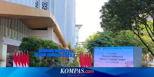 Jokowi Resmikan Kawasan Indonesia Islamic Financial Center di Jakarta