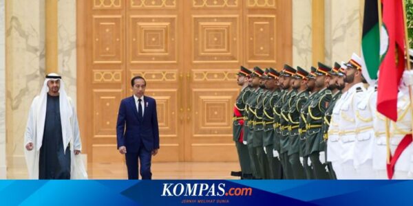 Jokowi Terima Tanda Jasa Kehormatan Tertinggi UEA dari Presiden MBZ