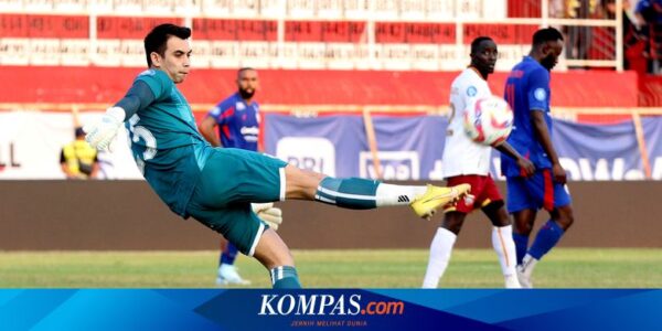 Kata Pelatih Borneo FC: soal Blunder dan Kartu Merah Nadeo