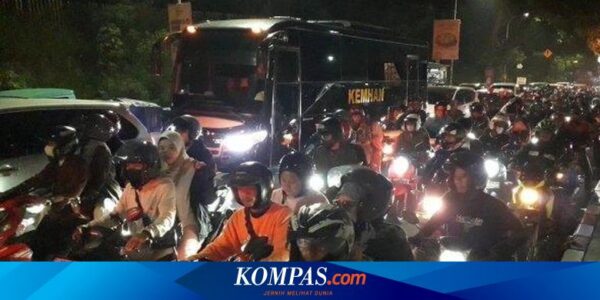 Penyebab Macet Parah di Puncak, Mobil Berhenti di Bahu Jalan dan Jalan Tikus