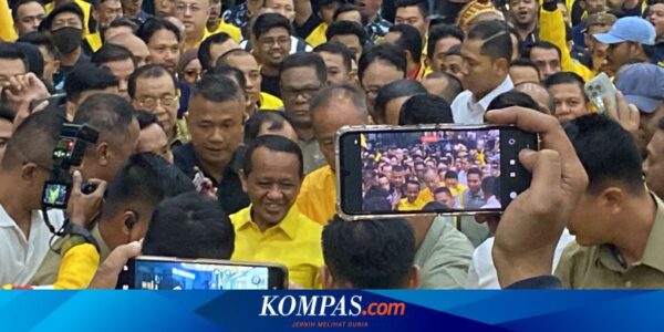 Sambutan Meriah Saat Bahlil Daftar Calon Ketum Golkar