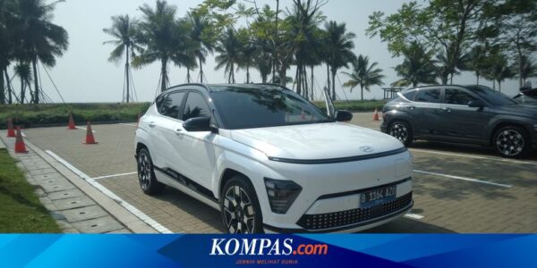 Sekian Waktu untuk Buat 1 Mobil Listrik Kona Electric di Pabrik