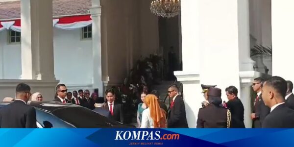 Upacara Penurunan Bendera, Gibran Kembali Sambut Ma’ruf Amin di Istana Merdeka