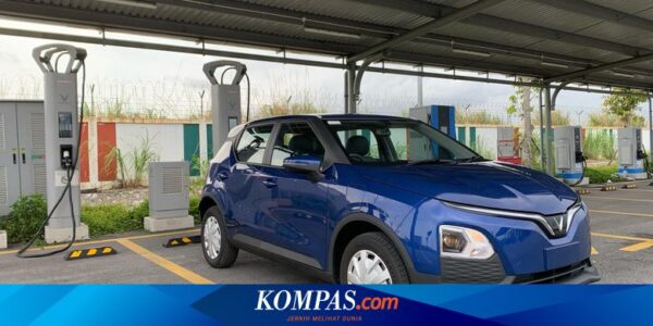 VinFast Pamerkan VF 5 dan VF e34 Setir Kanan di GIIAS 2024