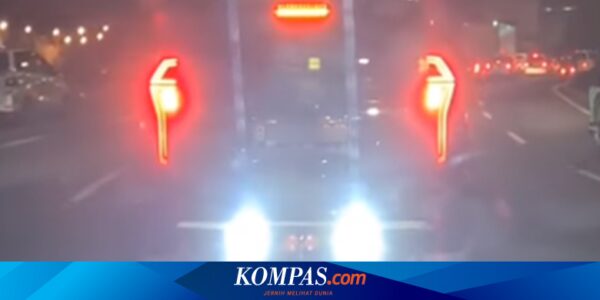 Ada Mobil dengan Lampu Belakang Menyilaukan, Ini yang Mesti Dilakukan