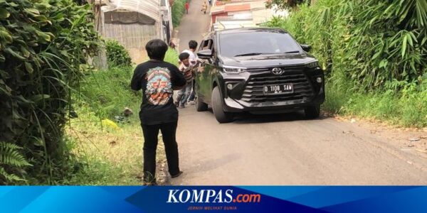 Cara Mengoperasikan Pedal Kopling Mobil Manual di Tanjakan