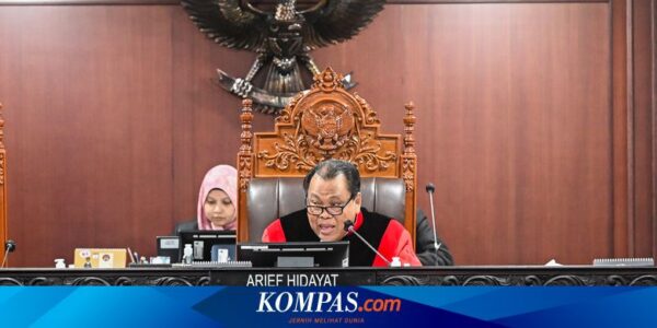 Hakim MK Sebut Sirekap Bikin Kacau Penghitungan Suara, Minta KPU Perbaiki