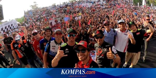 Ikut Parade, Pebalap MotoGP Terkesima dengan Sambutan Warga Lombok