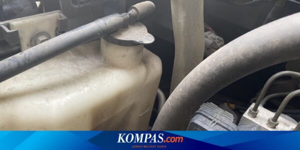 Ini Akibatnya Jika Membiarkan Air Radiator Mobil Keruh