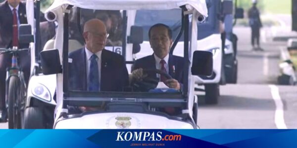 Jokowi dan Gubernur Jenderal Australia Keliling Kebun Raya Bogor