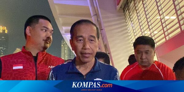 Jokowi Puji Kiper Maarten Paes Usai Laga Indonesia vs Australia