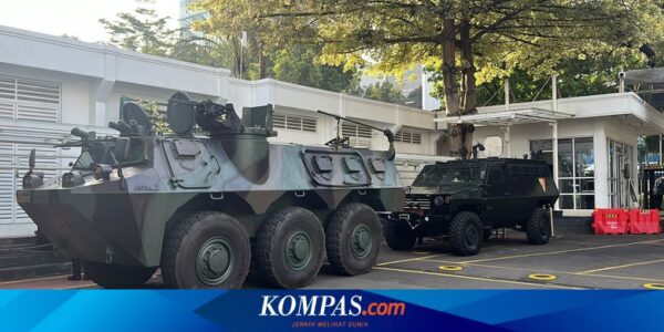 Kendaraan Taktis Disiagakan di Istana Wakil Presiden Jelang Pelantikan