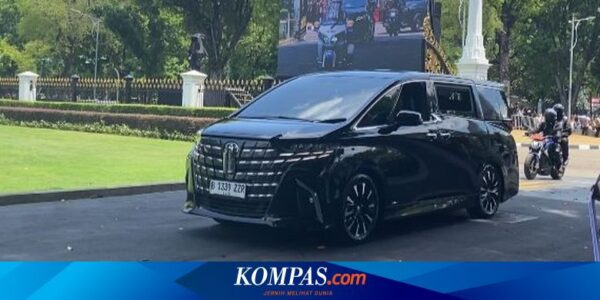 Sudah Berganti Mobil, Jokowi Tiba di Istana Merdeka untuk Sambut Presiden Prabowo