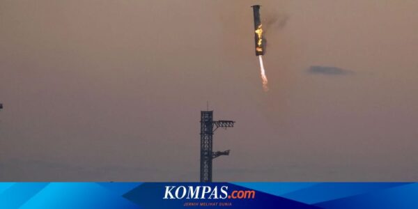 “Sumpit” SpaceX Berhasil Tangkap Roket Pendorong Starship Saat Mendarat ke Bumi